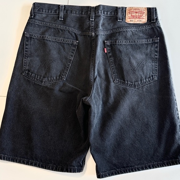 Levi's 550 Relaxed Fit All Black Cotton Denim Shorts Waist 38  near new - Picture 4 of 8